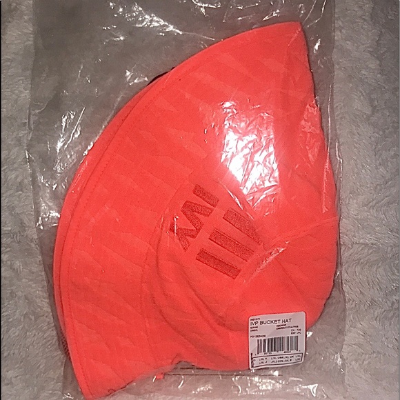 🐝 IVY PARK FLEX 2021 DROP BUCKET HAT - Picture 6 of 6